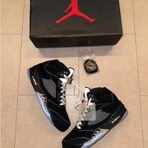 Air Jordan 5 Retro Black Metallic Reimagined